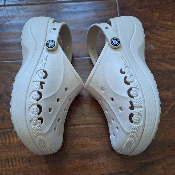 Platform Crocs - Picture 2 of 7